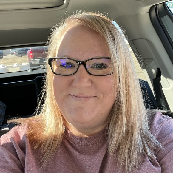 Meet your Posher, Joni - Picture 1 of 2